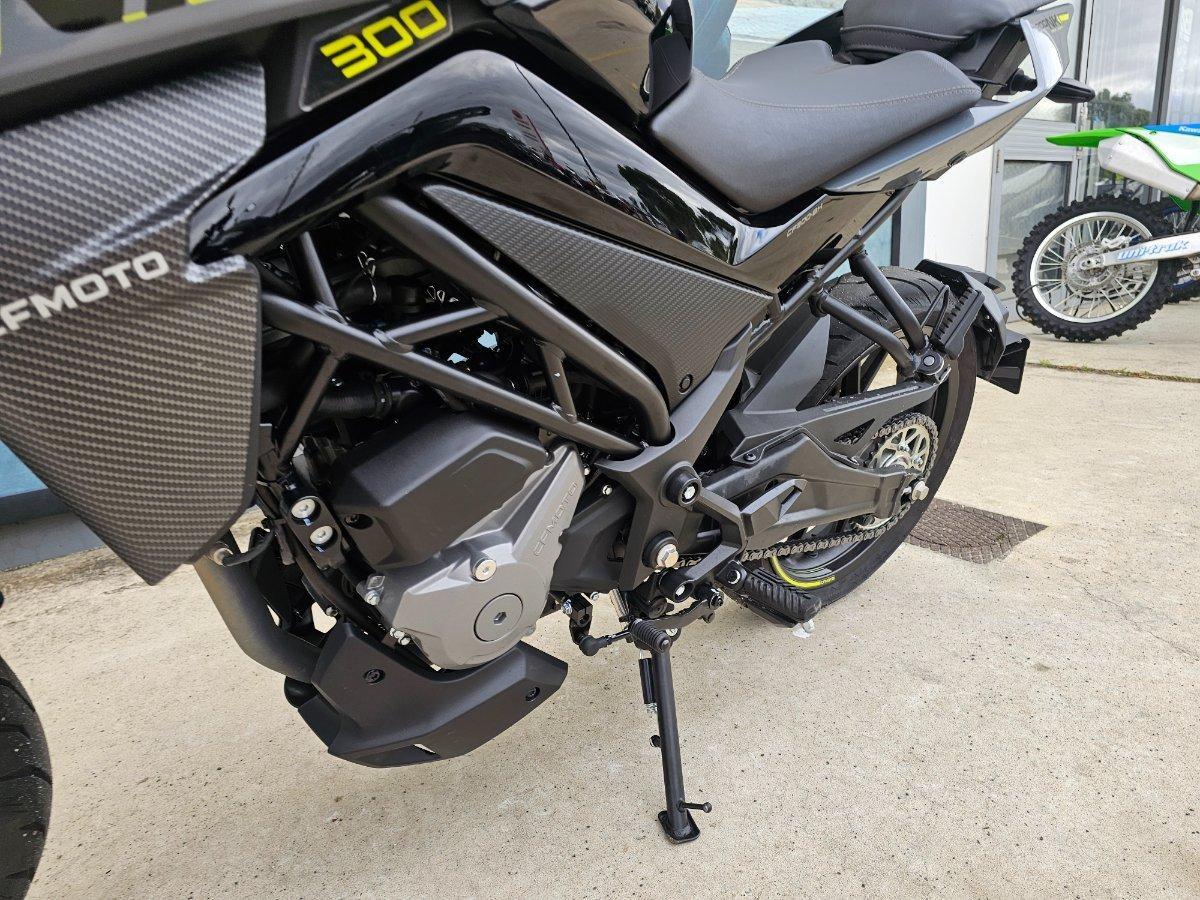2025 CF MOTO 300 NK ABS ROAD
