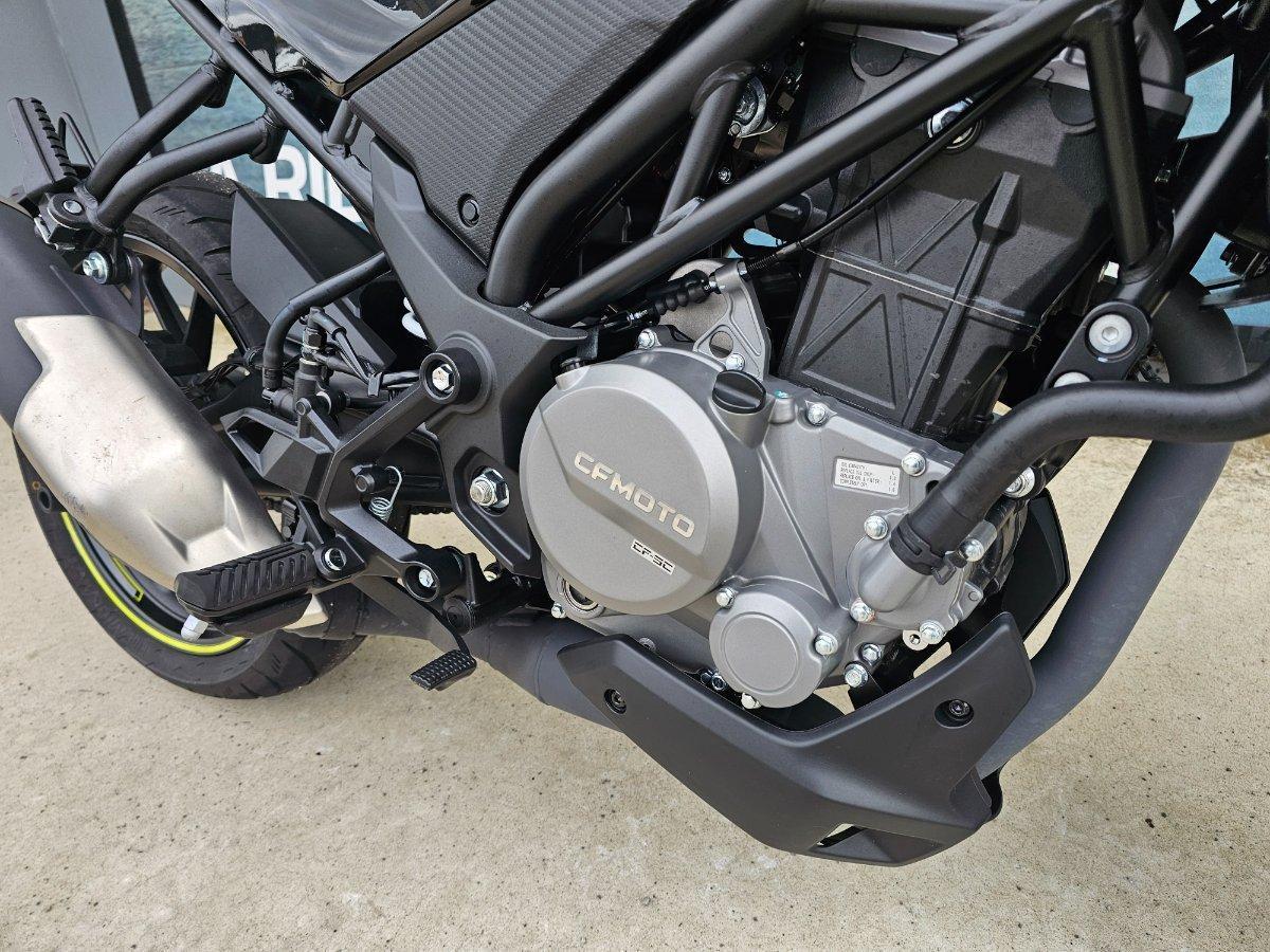 2025 CF MOTO 300 NK ABS ROAD
