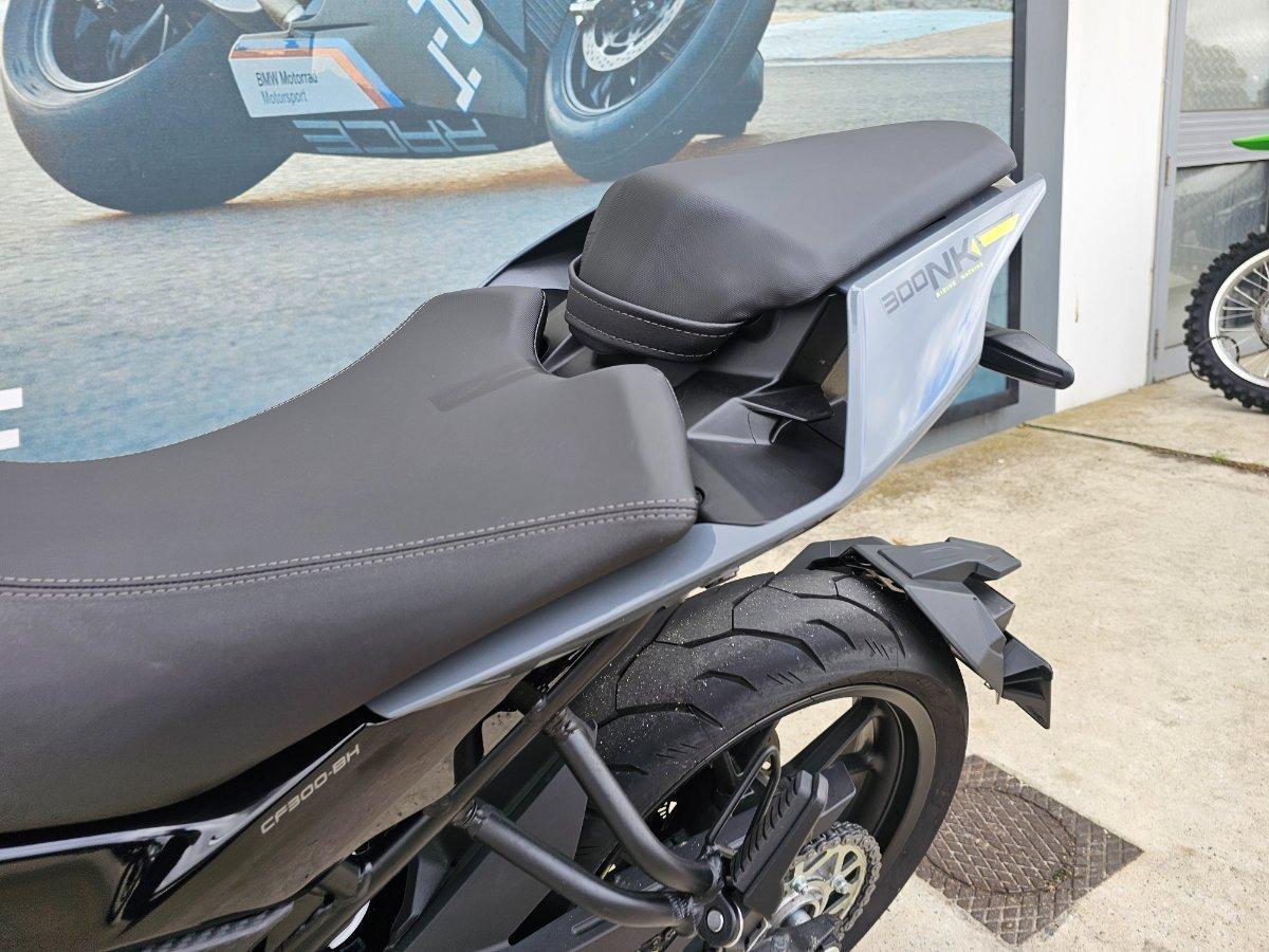 2025 CF MOTO 300 NK ABS ROAD