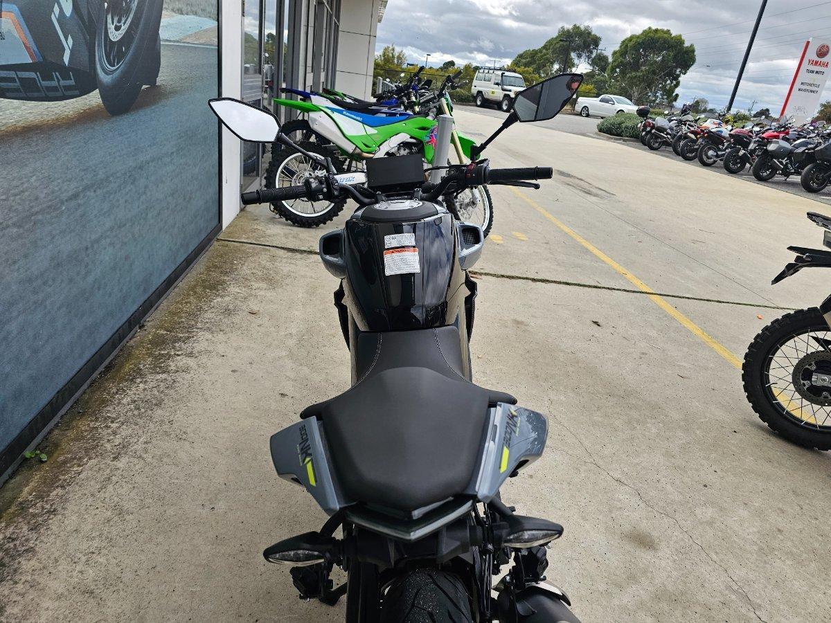 2025 CF MOTO 300 NK ABS ROAD