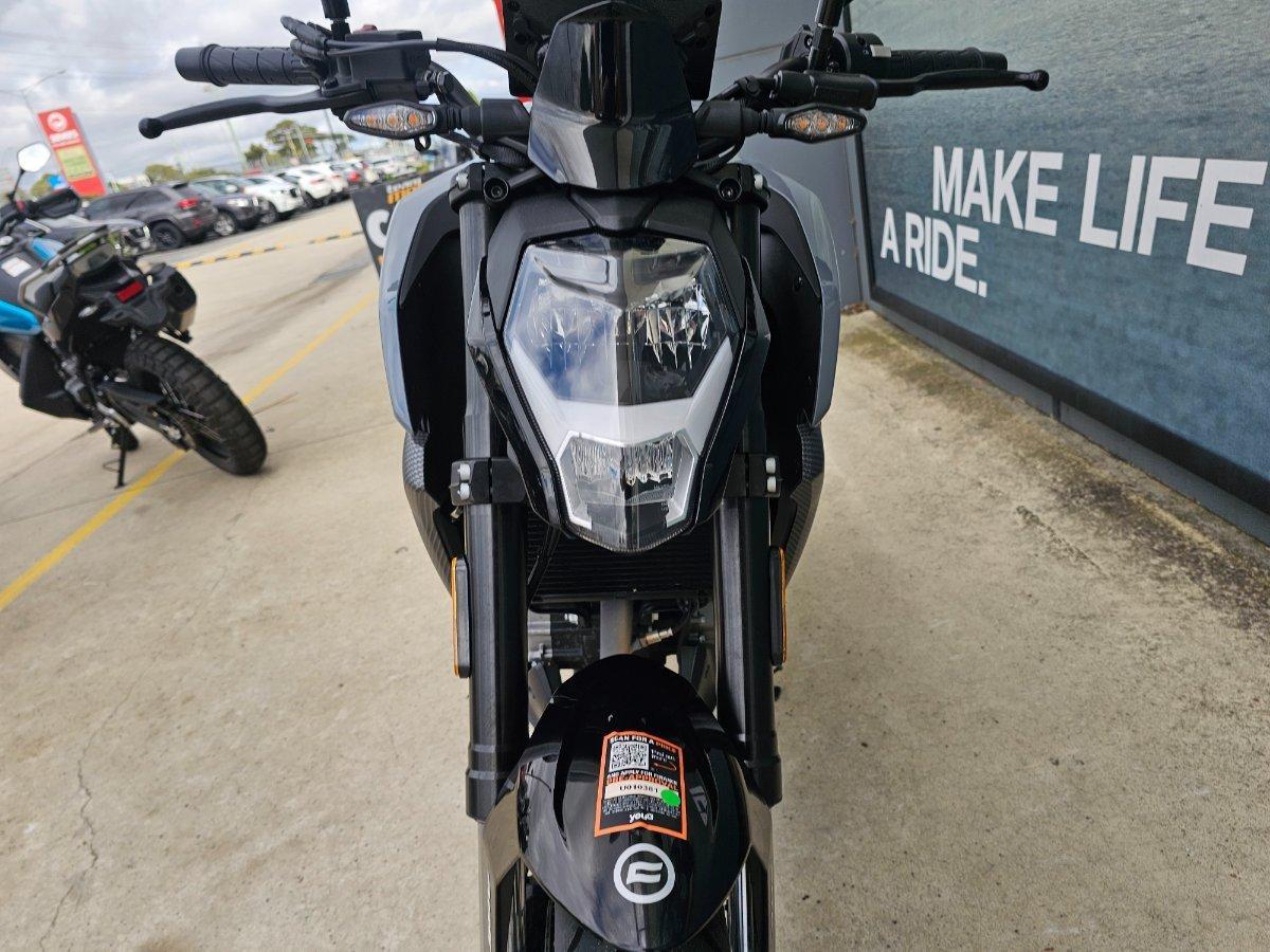 2025 CF MOTO 300 NK ABS ROAD