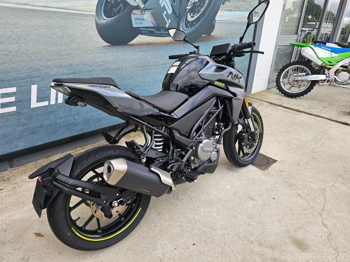 2025 CF MOTO 300 NK ABS ROAD