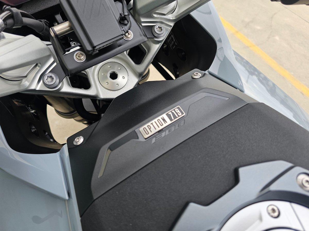 2026 BMW R 1300 RS OPTION 719 SPORTS