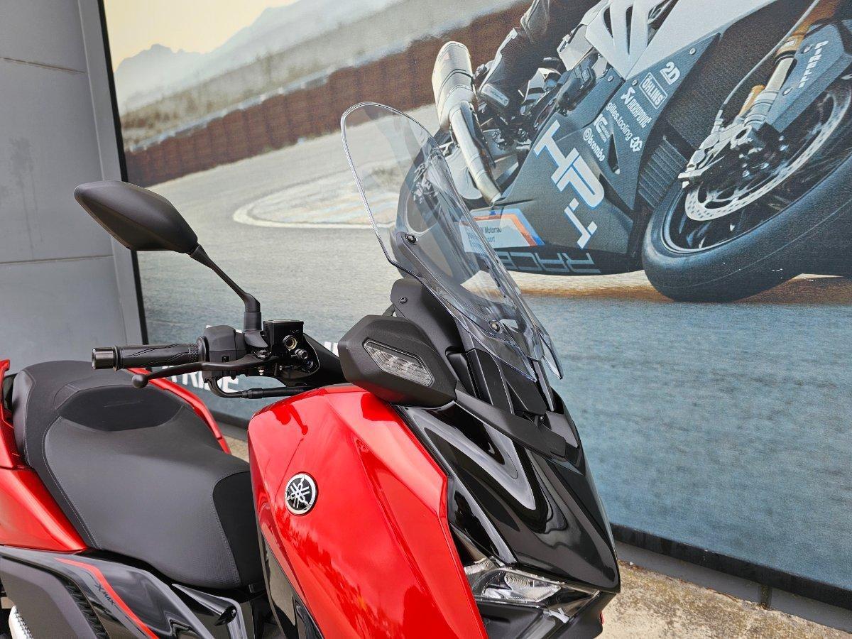 2025 YAMAHA XMAX 300 V2 (CZD300A2) SCOOTER