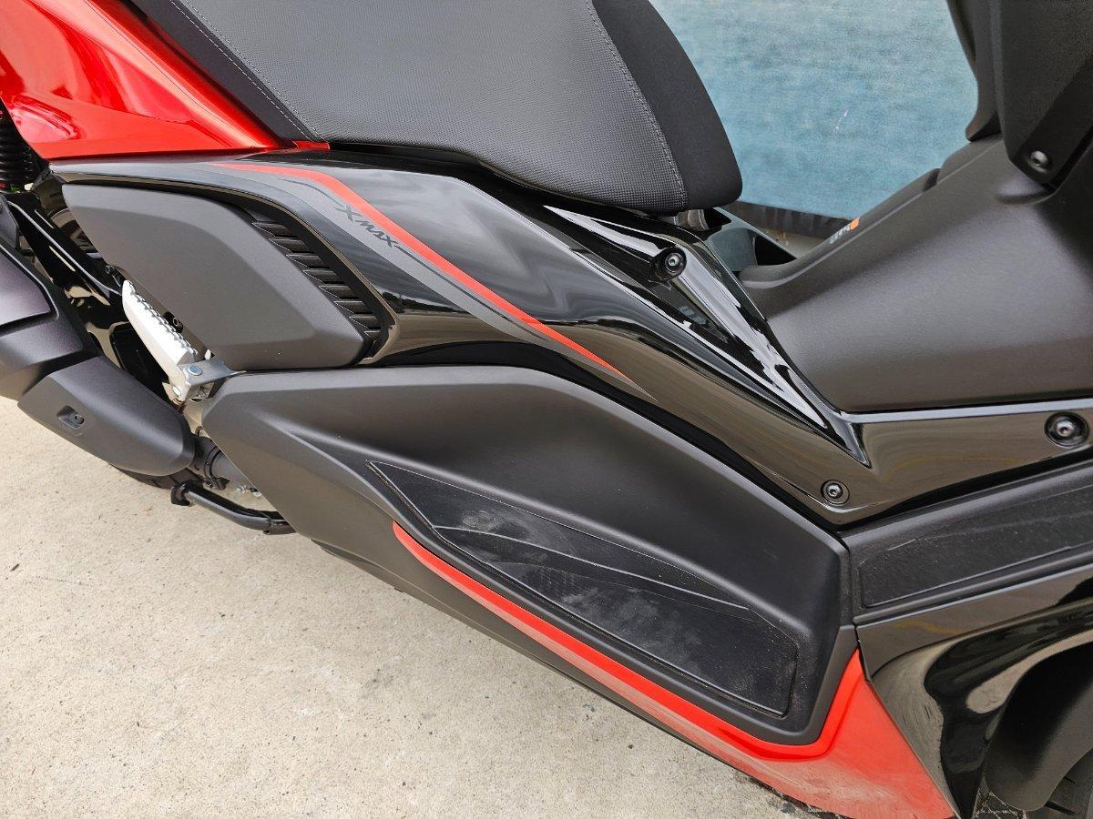 2025 YAMAHA XMAX 300 V2 (CZD300A2) SCOOTER