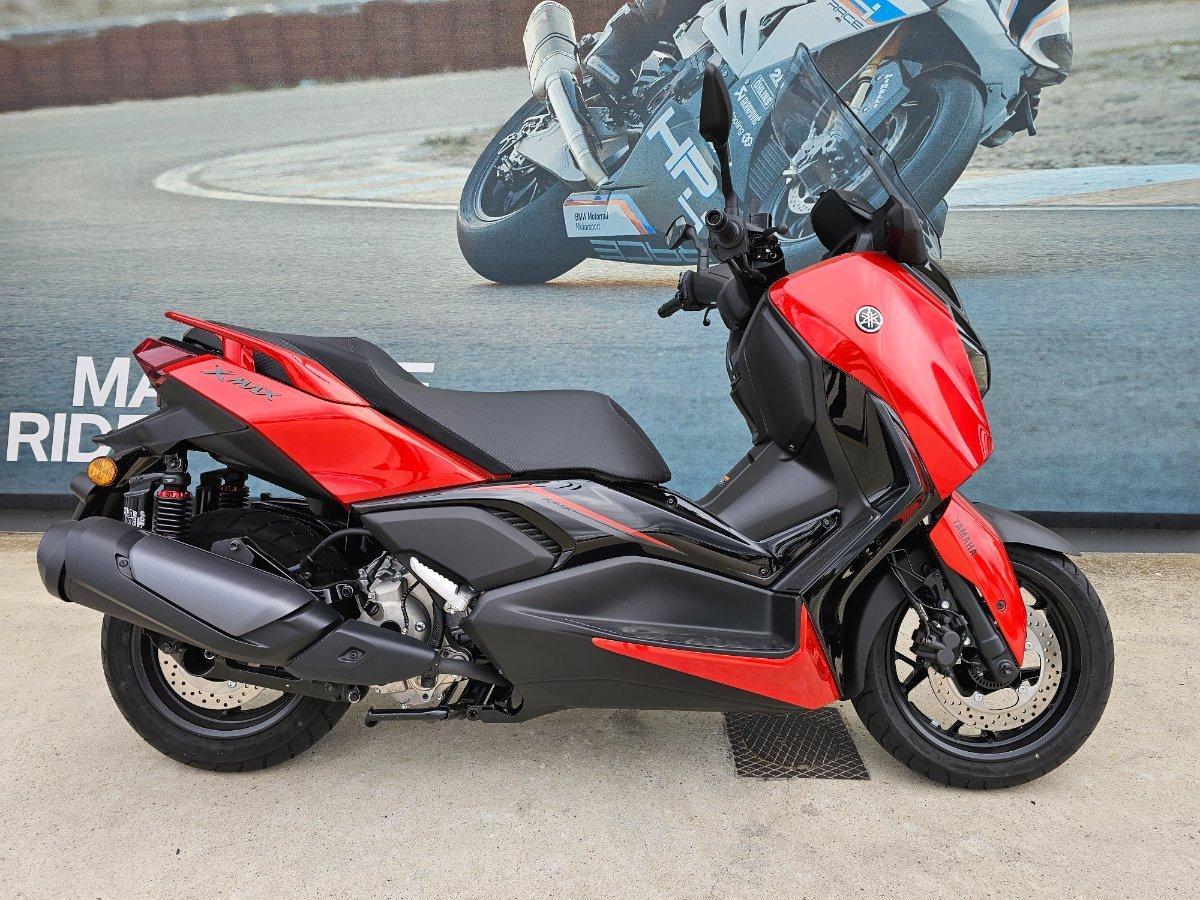2025 YAMAHA XMAX 300 V2 (CZD300A2) SCOOTER