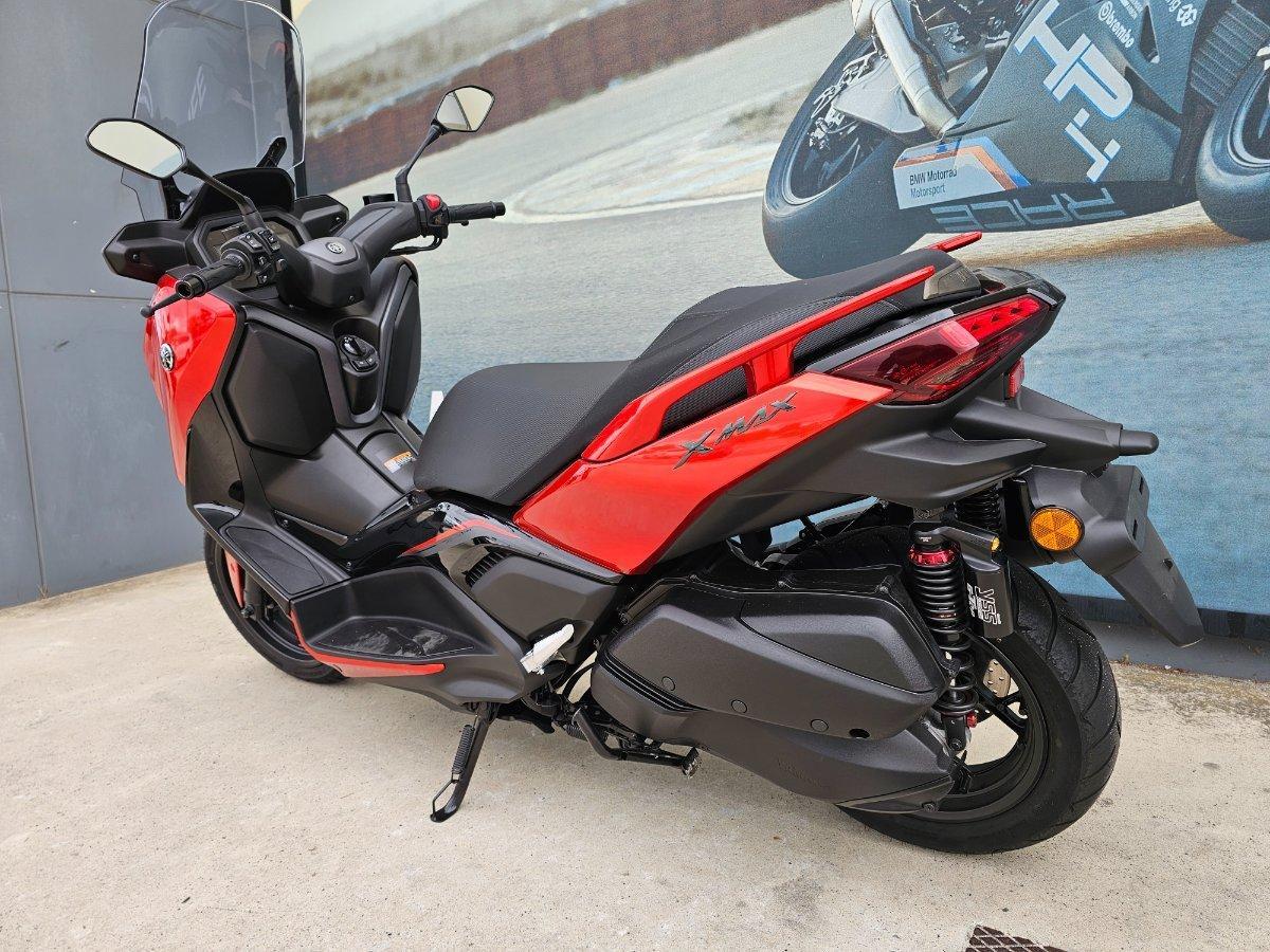 2025 YAMAHA XMAX 300 V2 (CZD300A2) SCOOTER