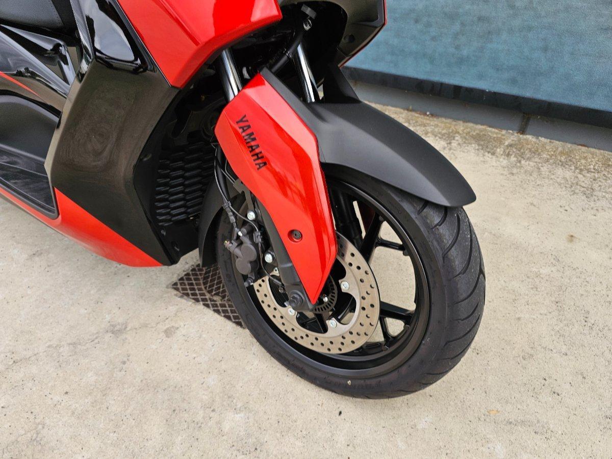 2025 YAMAHA XMAX 300 V2 (CZD300A2) SCOOTER