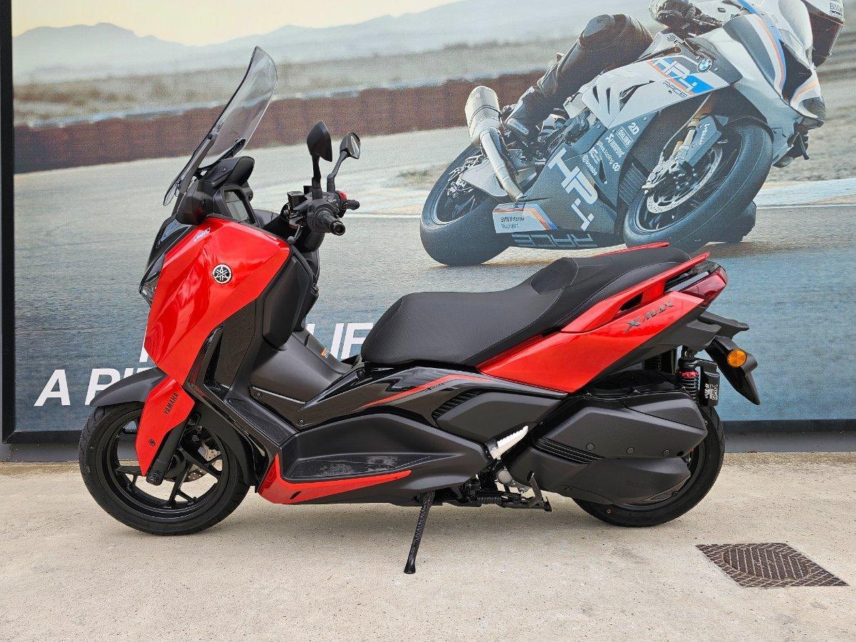 2025 YAMAHA XMAX 300 V2 (CZD300A2) SCOOTER
