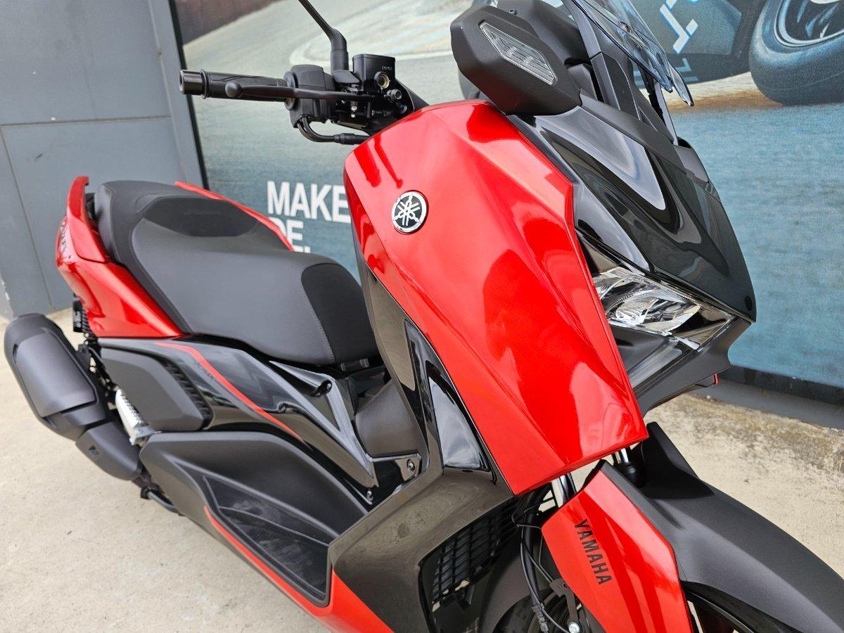 2025 YAMAHA XMAX 300 V2 (CZD300A2) SCOOTER