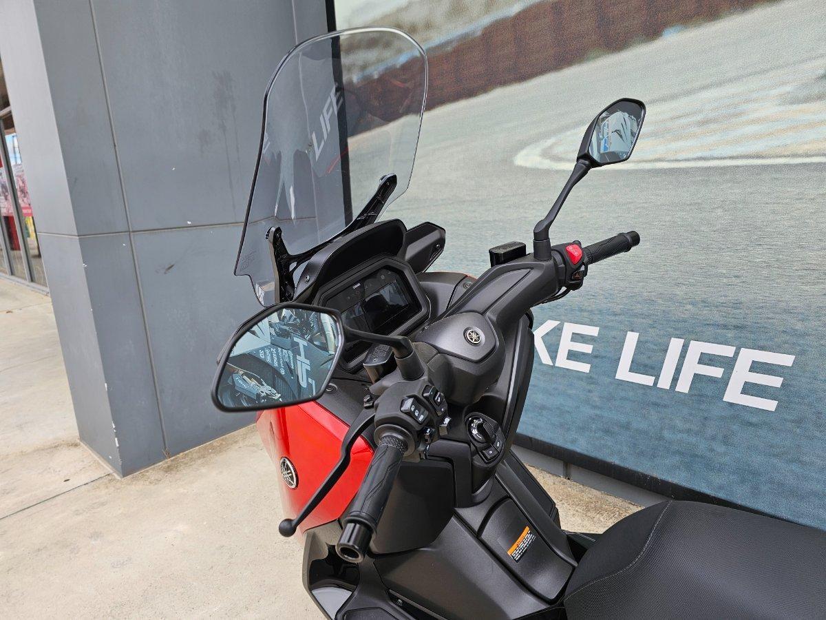 2025 YAMAHA XMAX 300 V2 (CZD300A2) SCOOTER