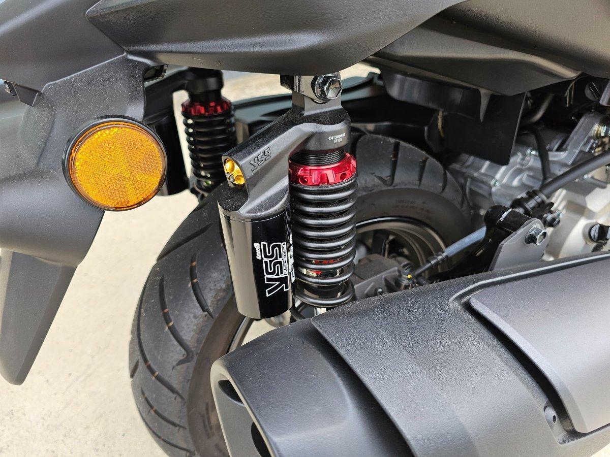 2025 YAMAHA XMAX 300 V2 (CZD300A2) SCOOTER
