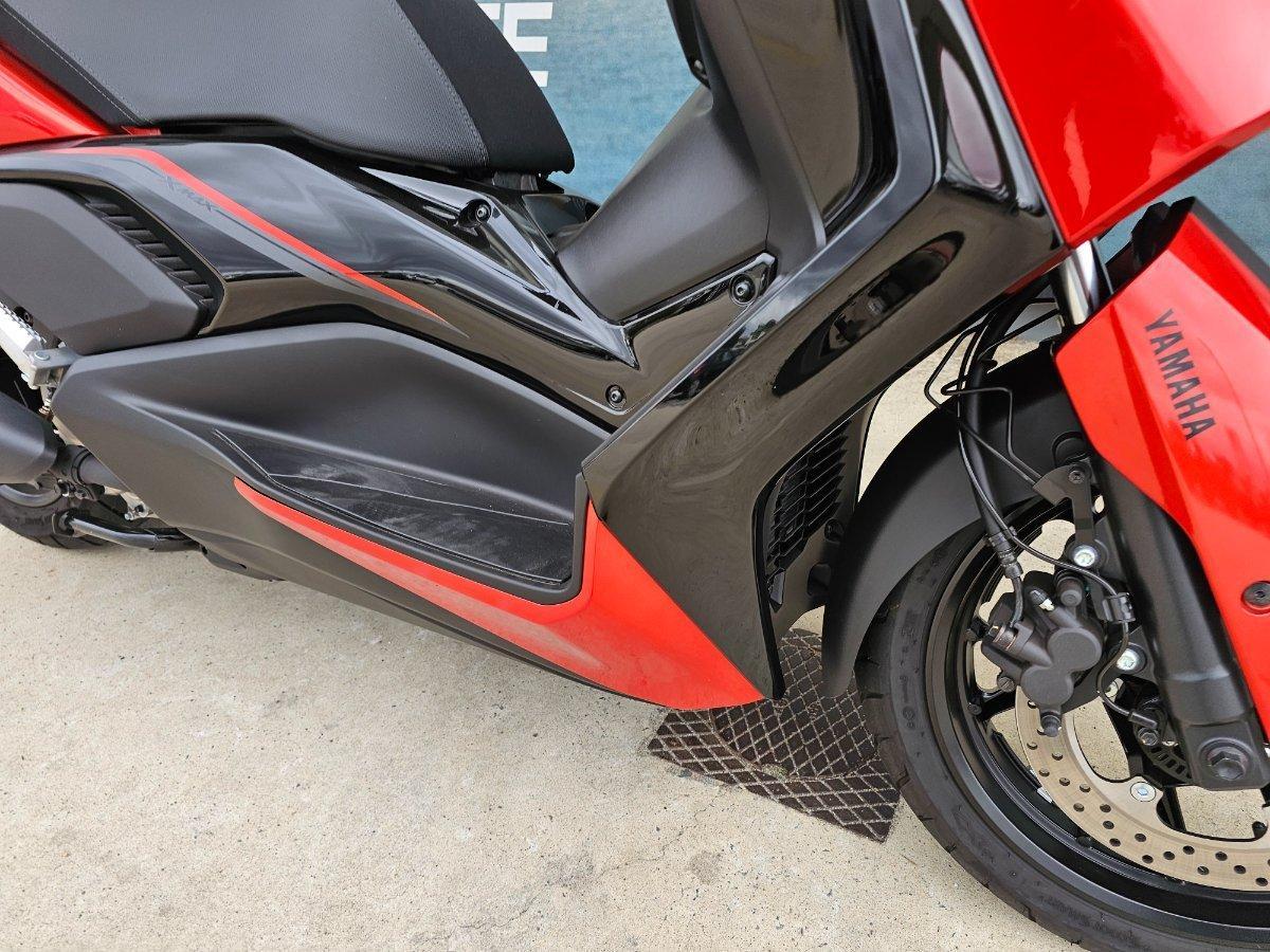 2025 YAMAHA XMAX 300 V2 (CZD300A2) SCOOTER
