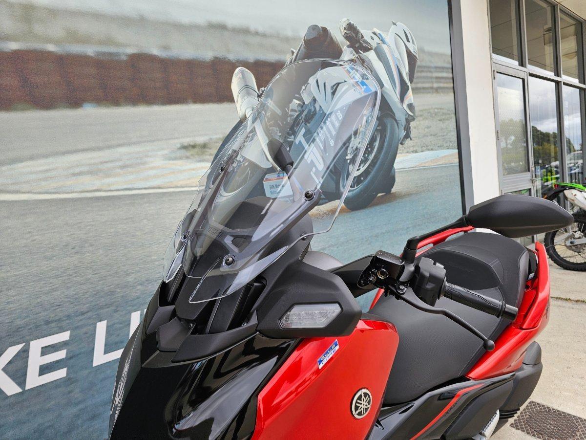 2025 YAMAHA XMAX 300 V2 (CZD300A2) SCOOTER