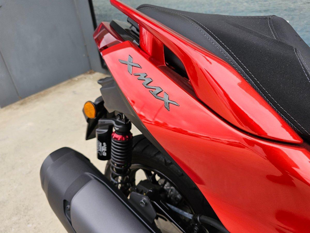 2025 YAMAHA XMAX 300 V2 (CZD300A2) SCOOTER