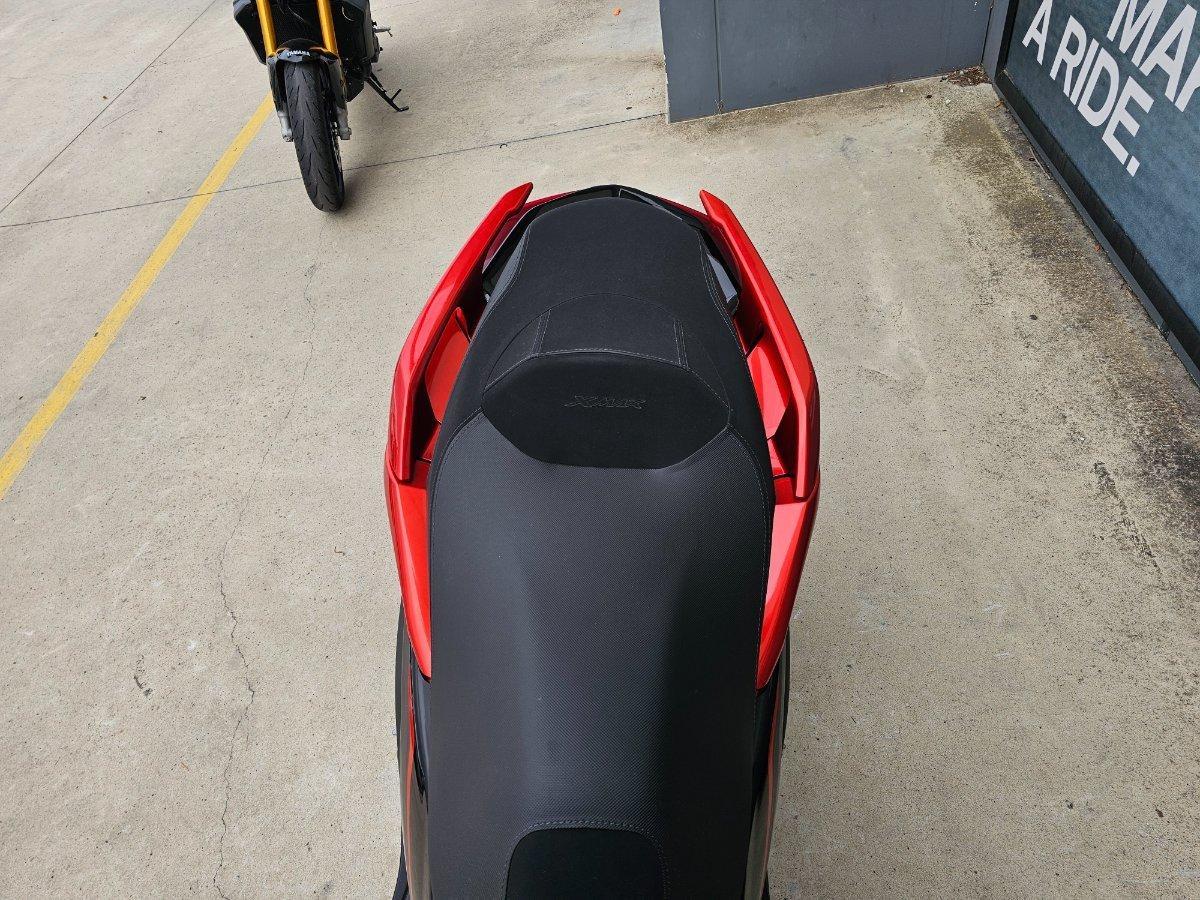 2025 YAMAHA XMAX 300 V2 (CZD300A2) SCOOTER