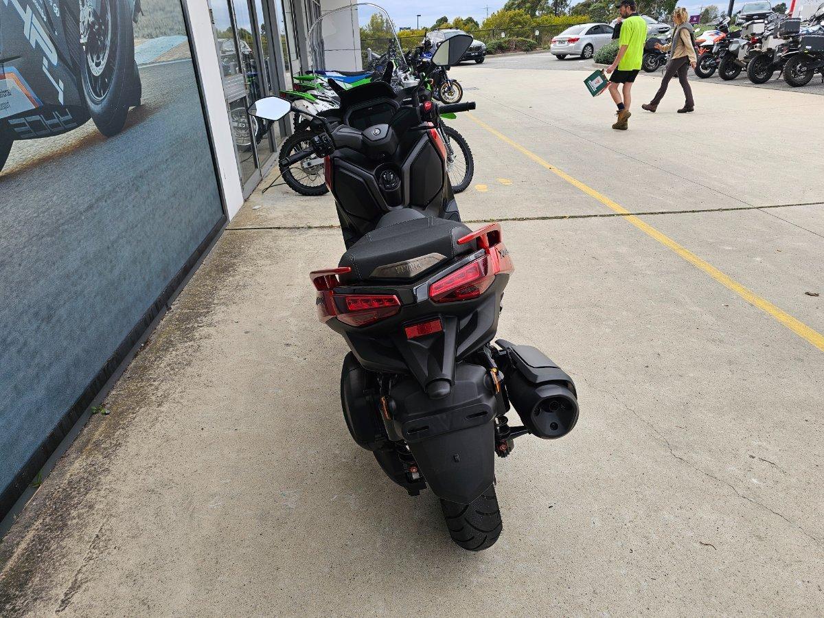 2025 YAMAHA XMAX 300 V2 (CZD300A2) SCOOTER