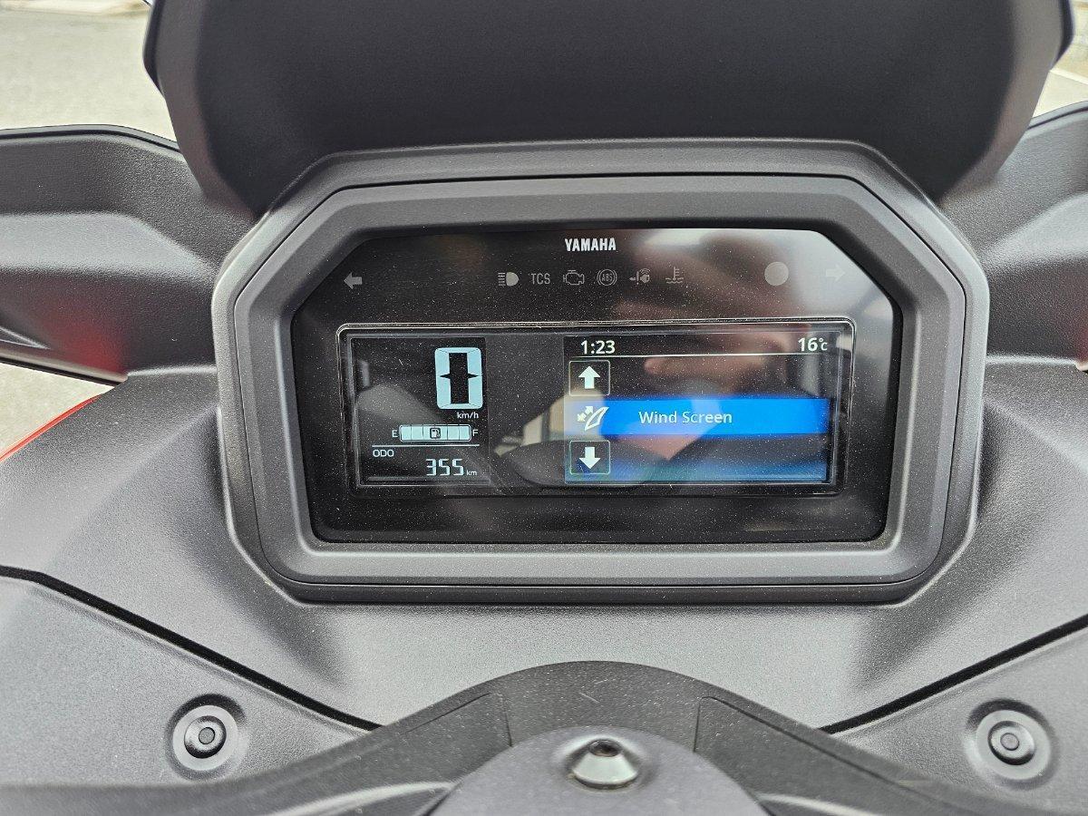 2025 YAMAHA XMAX 300 V2 (CZD300A2) SCOOTER