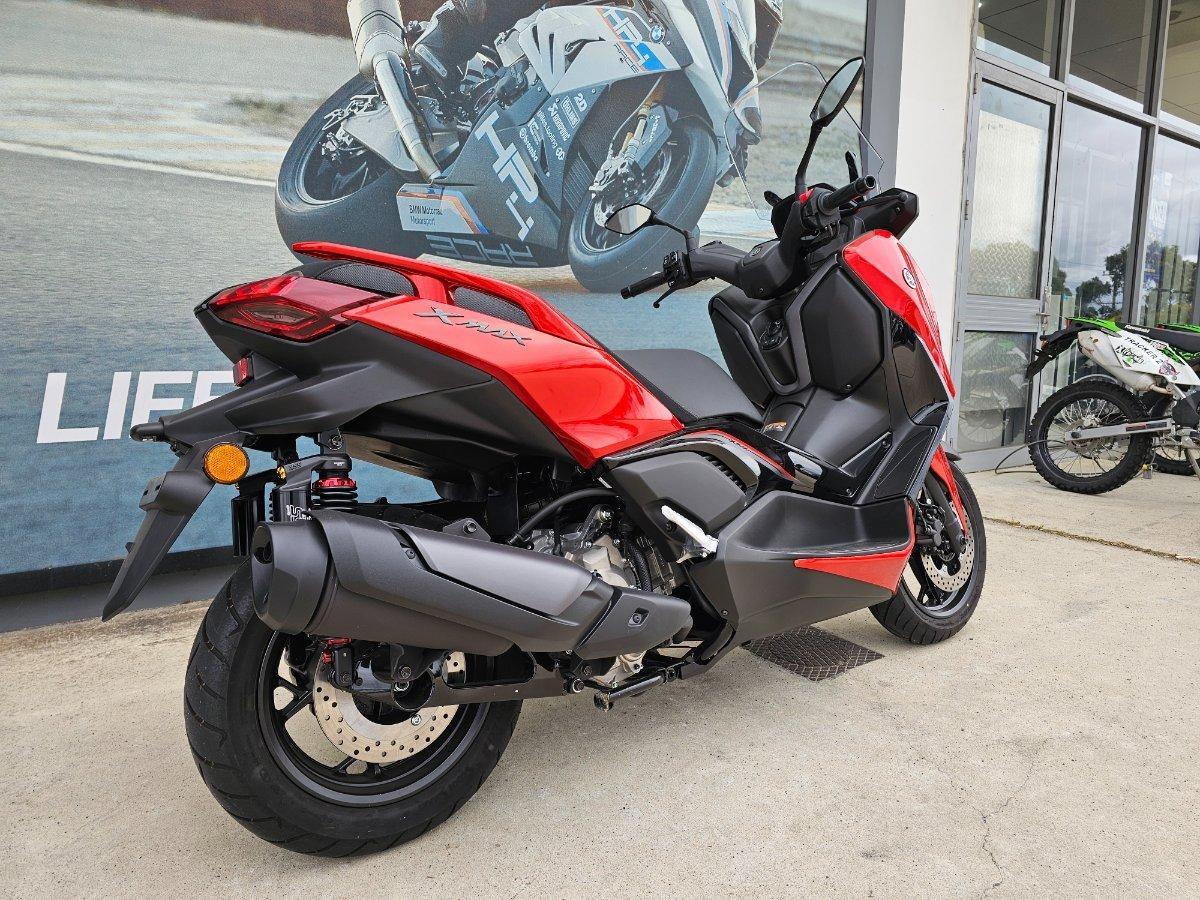 2025 YAMAHA XMAX 300 V2 (CZD300A2) SCOOTER