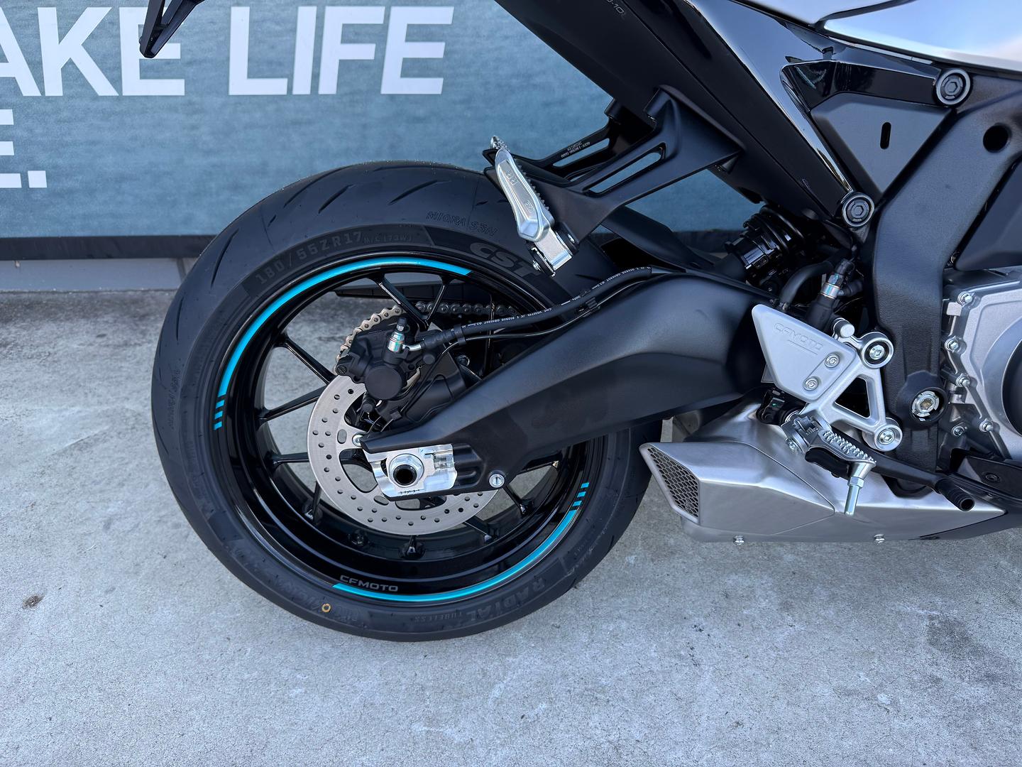 2026 CF MOTO 675 SR-R SPORTS