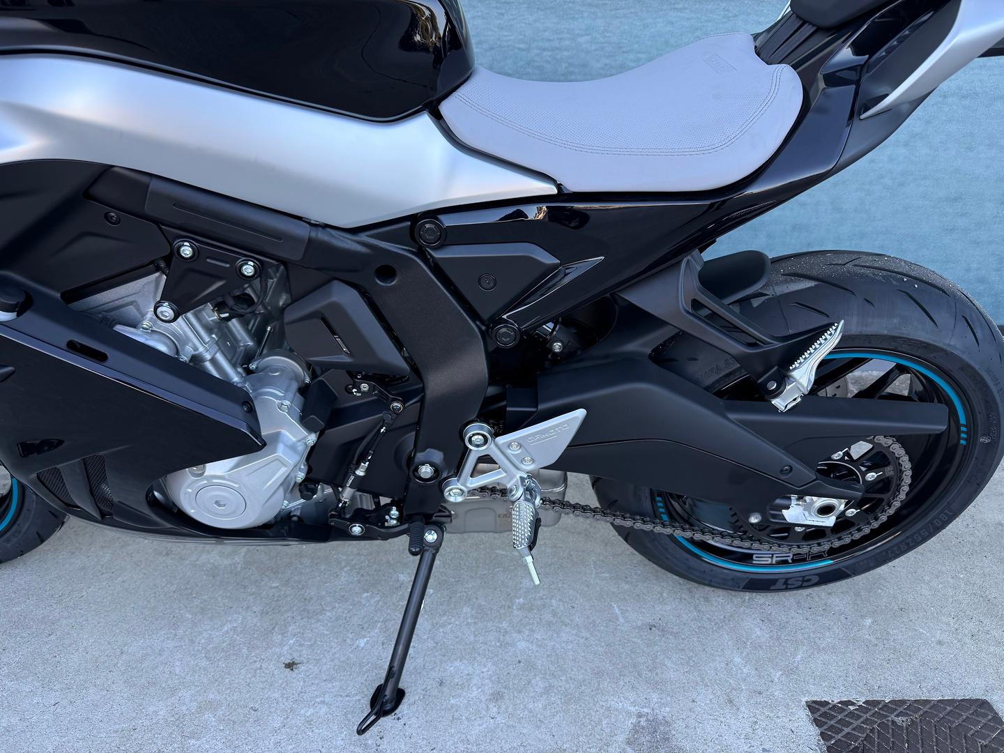 2026 CF MOTO 675 SR-R SPORTS