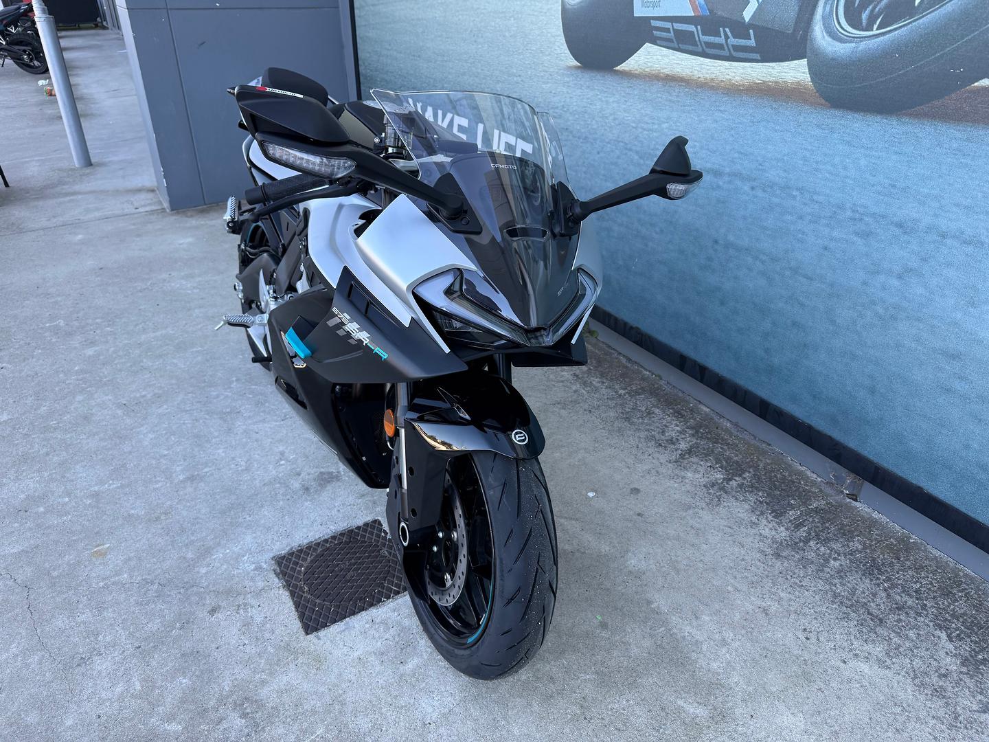 2026 CF MOTO 675 SR-R SPORTS