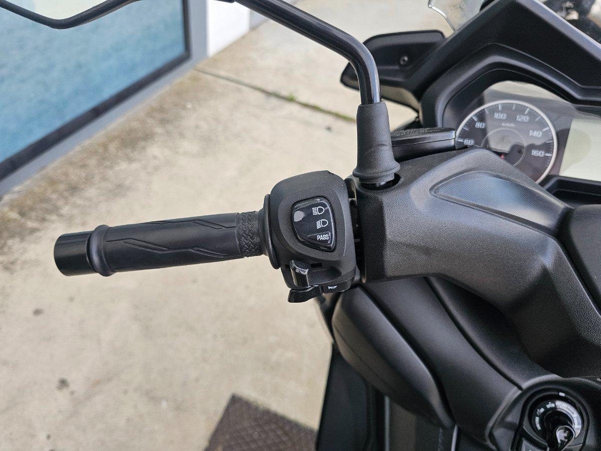 2022 YAMAHA XMAX 300 (CZD300A) SCOOTER