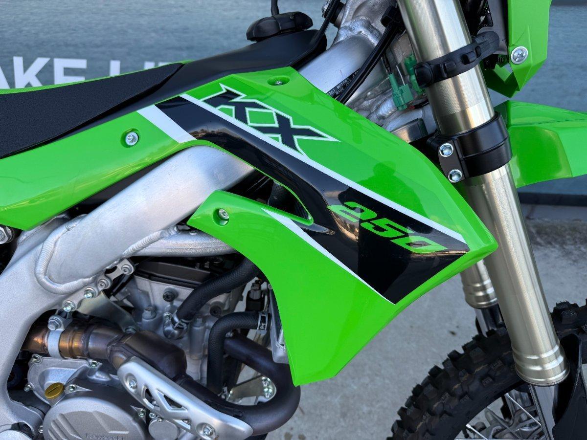 2023 KAWASAKI KX250 MOTOCROSS