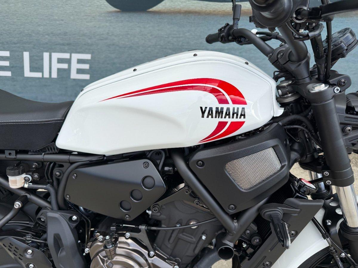 2026 YAMAHA XSR700 ROAD