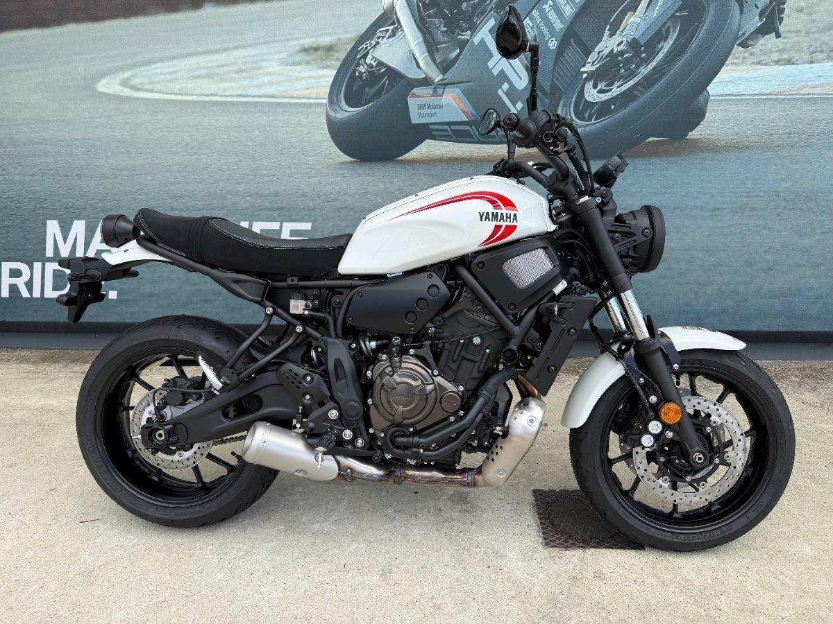 2026 YAMAHA XSR700 ROAD