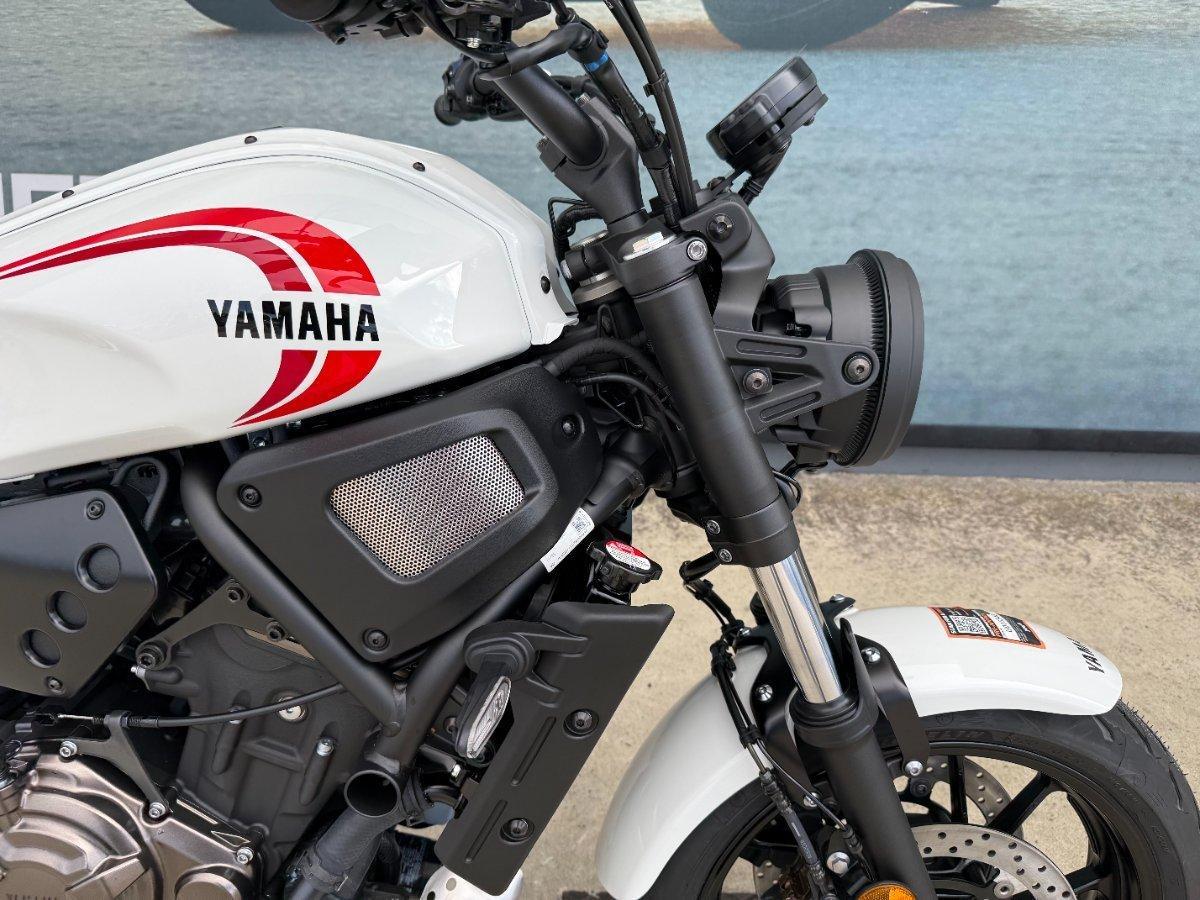 2026 YAMAHA XSR700 ROAD