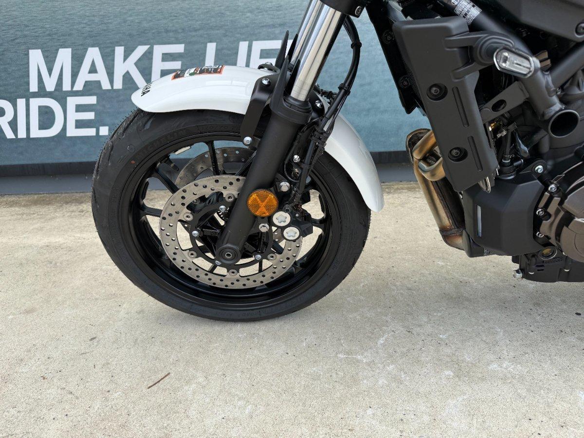 2026 YAMAHA XSR700 ROAD