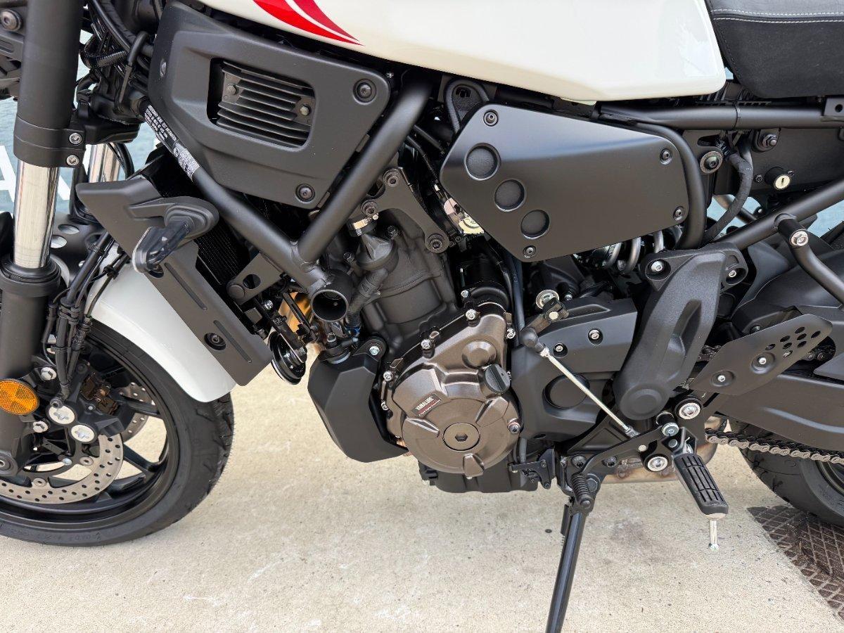 2026 YAMAHA XSR700 ROAD
