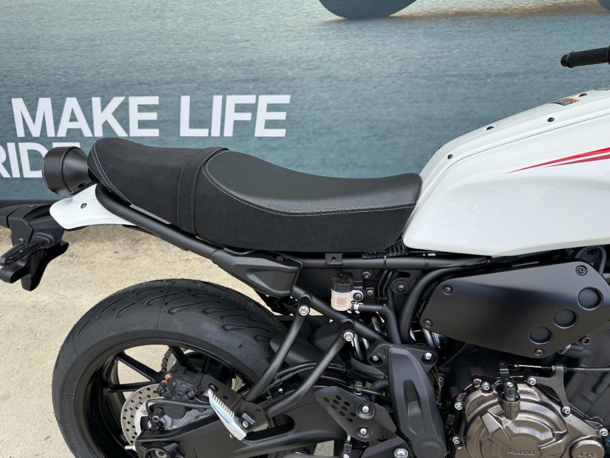 2026 YAMAHA XSR700 ROAD