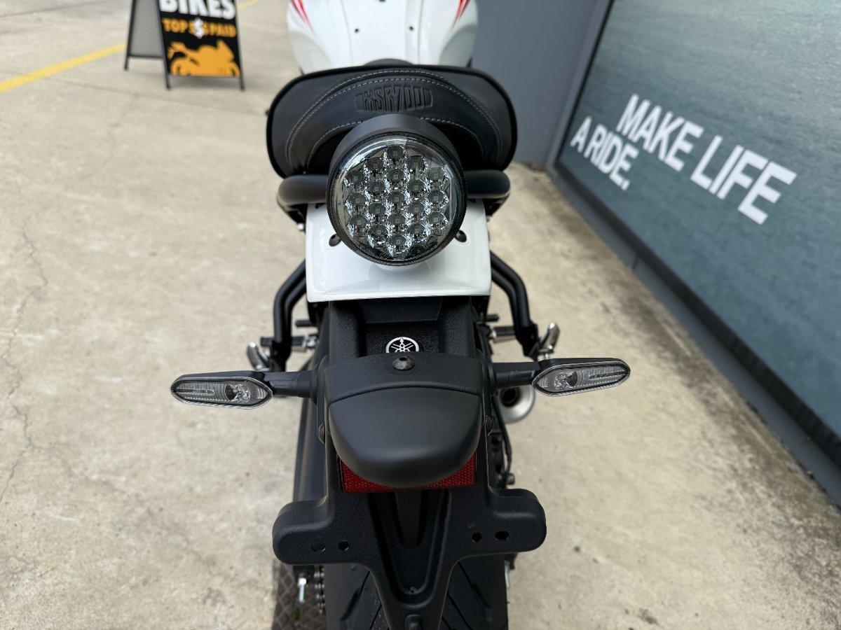 2026 YAMAHA XSR700 ROAD
