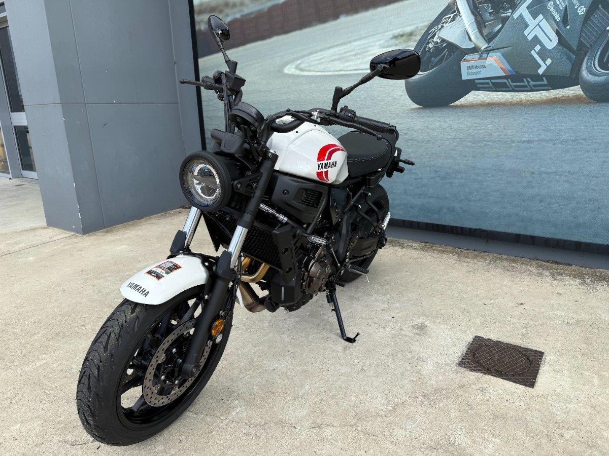 2026 YAMAHA XSR700 ROAD