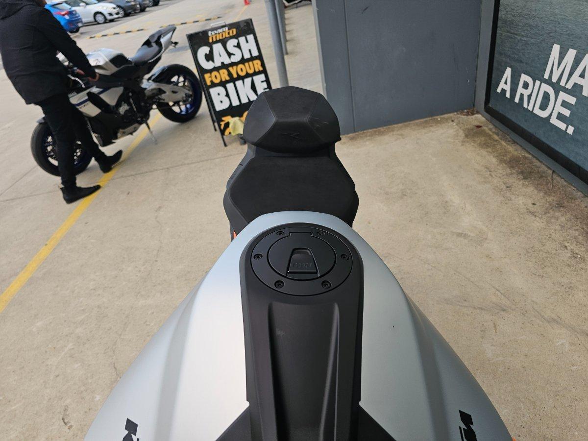 2023 KTM 1290 SUPER DUKE R SPORTS