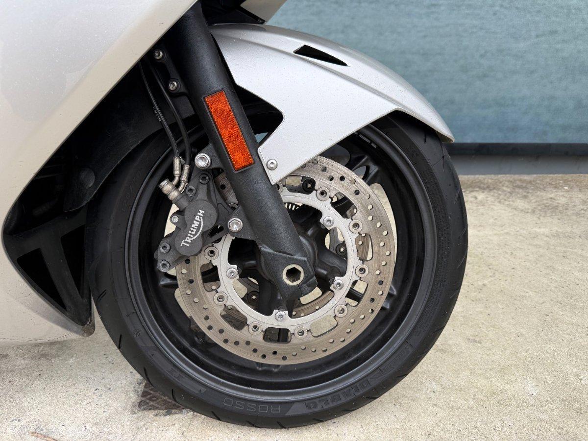 2011 TRIUMPH SPRINT GT SPORTS