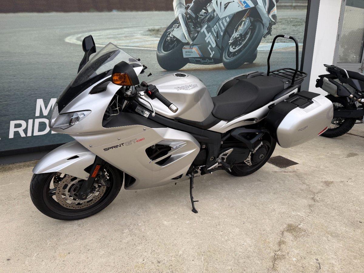 2011 TRIUMPH SPRINT GT SPORTS