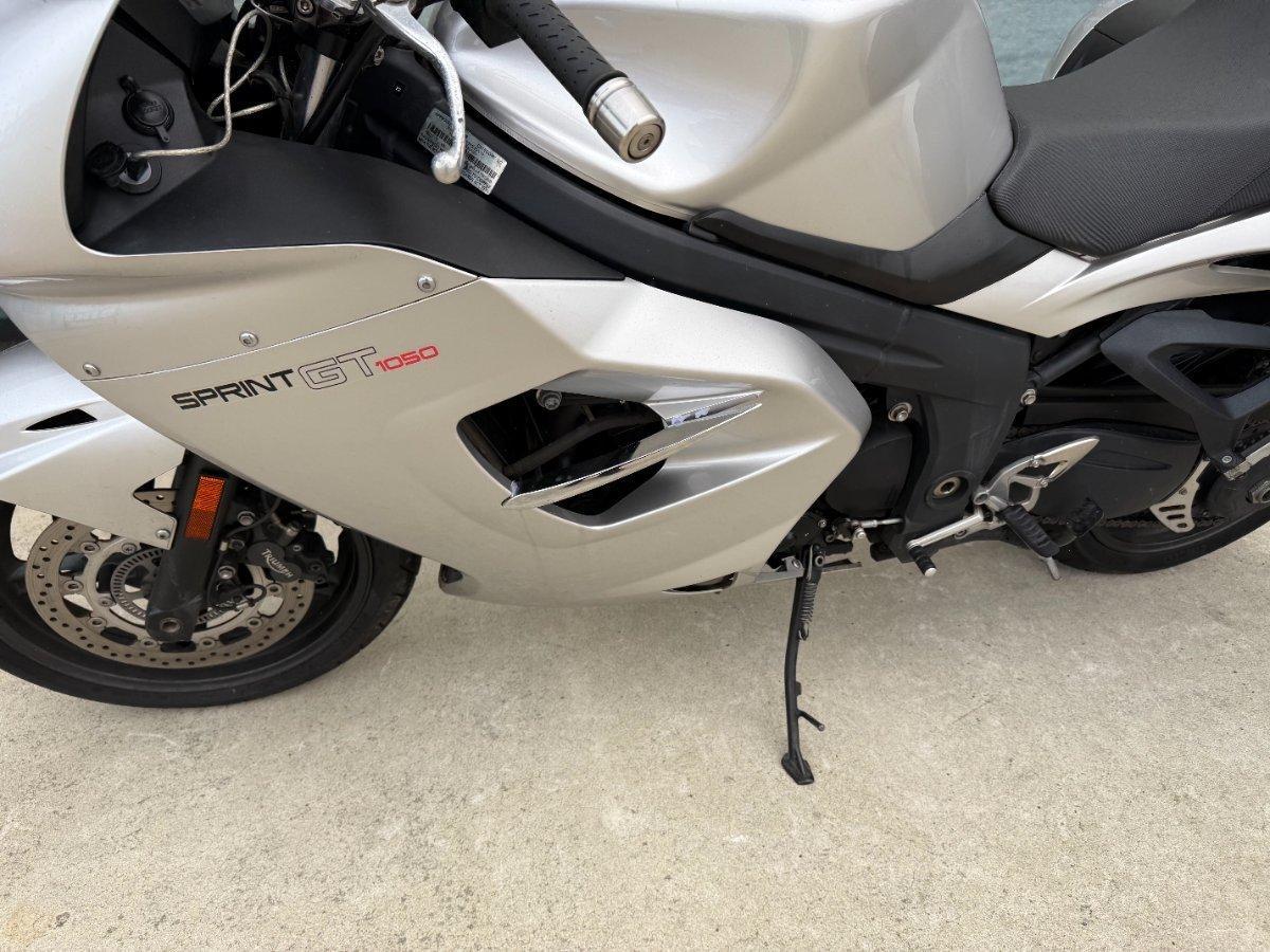 2011 TRIUMPH SPRINT GT SPORTS