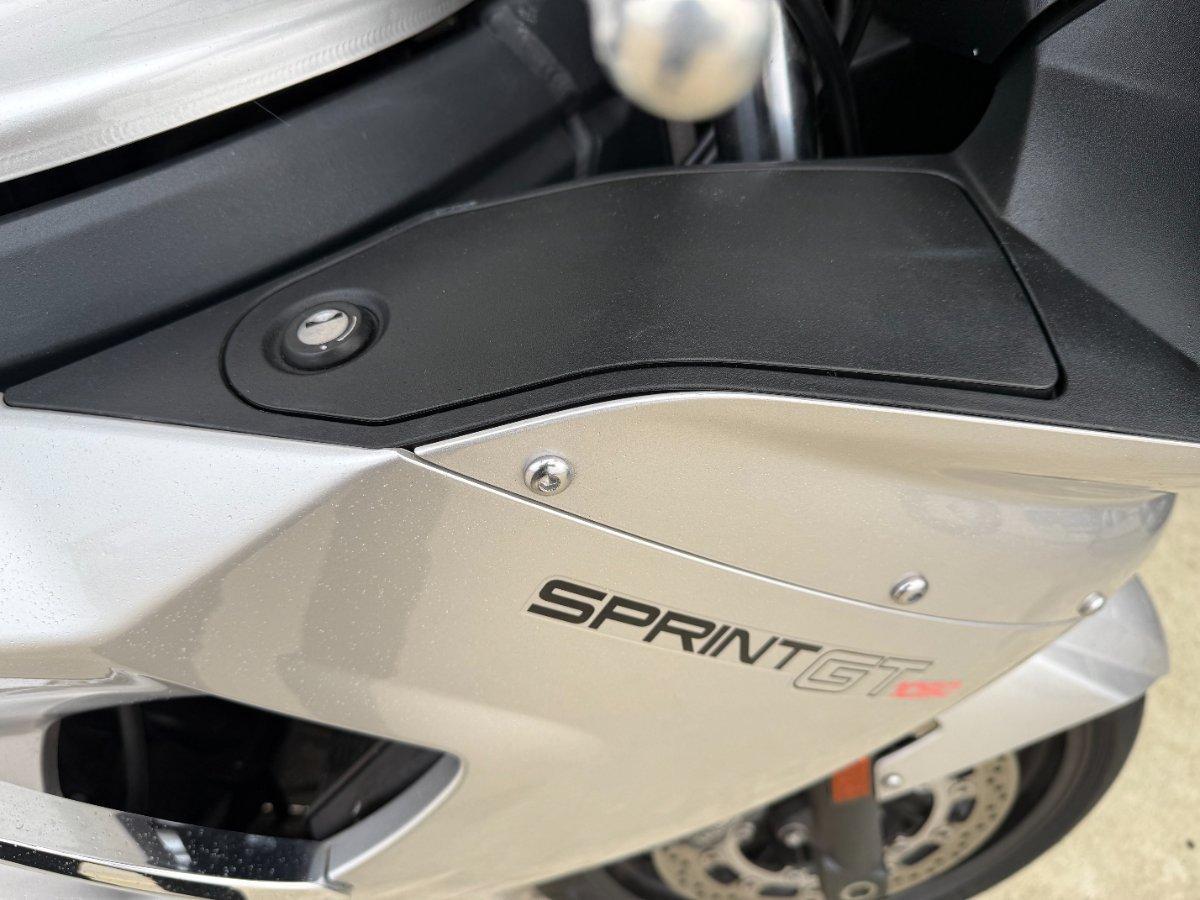 2011 TRIUMPH SPRINT GT SPORTS