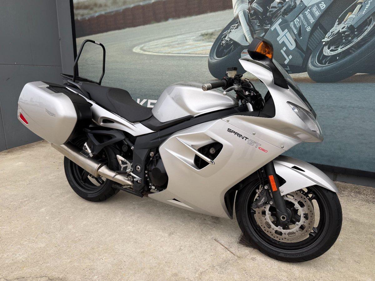 2011 TRIUMPH SPRINT GT SPORTS