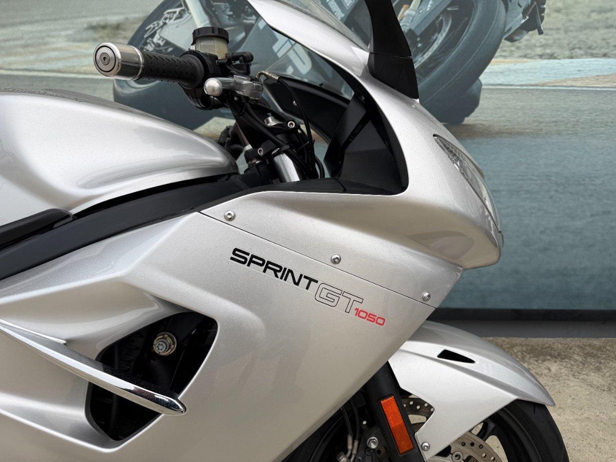 2011 TRIUMPH SPRINT GT SPORTS