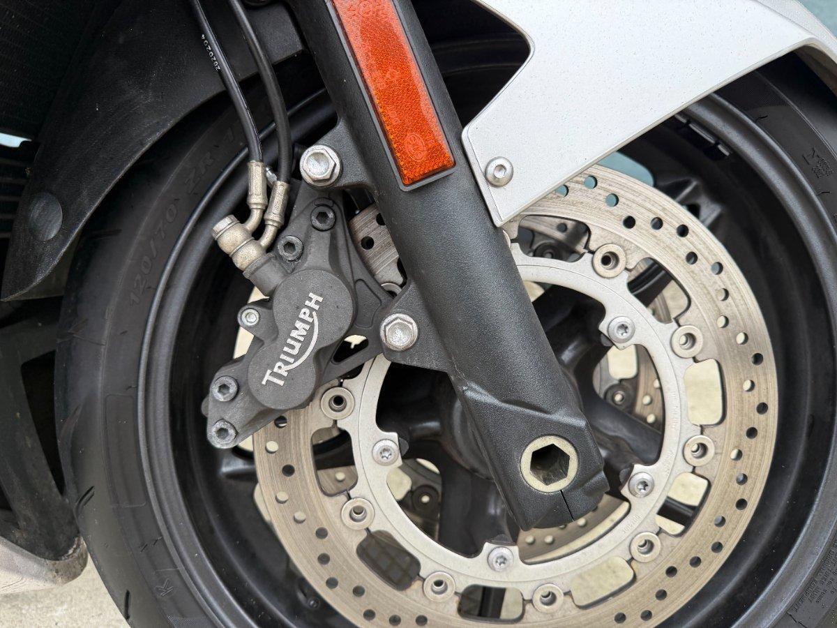 2011 TRIUMPH SPRINT GT SPORTS