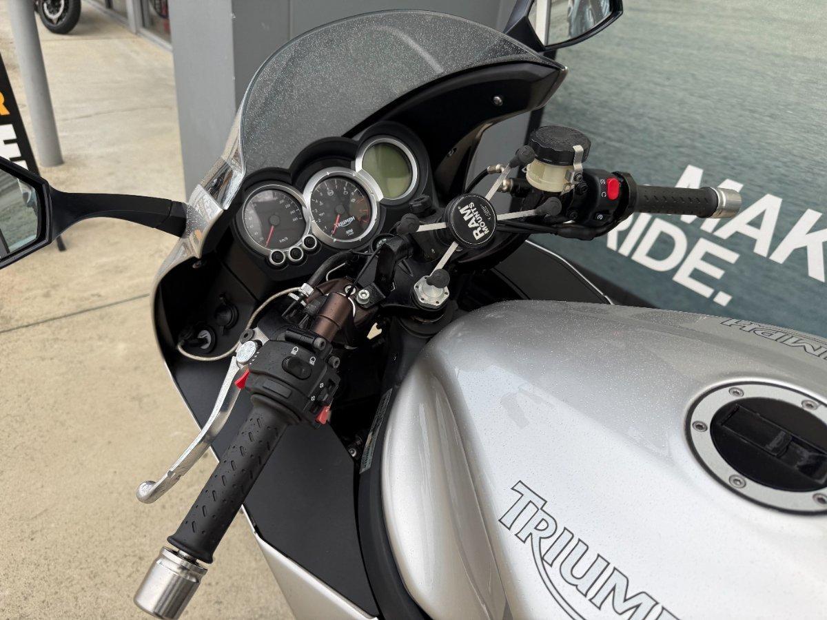 2011 TRIUMPH SPRINT GT SPORTS