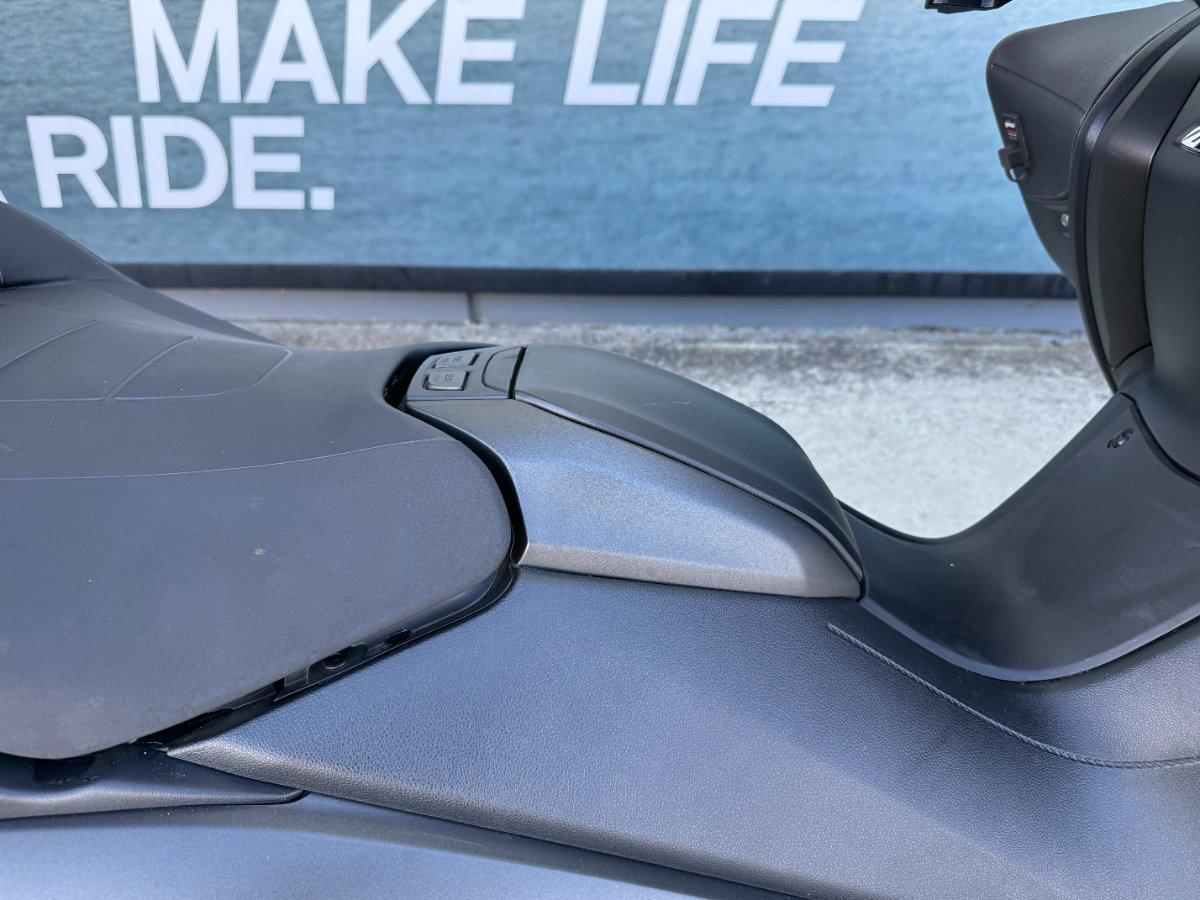 2020 YAMAHA TMAX 560 (ABS) SCOOTER