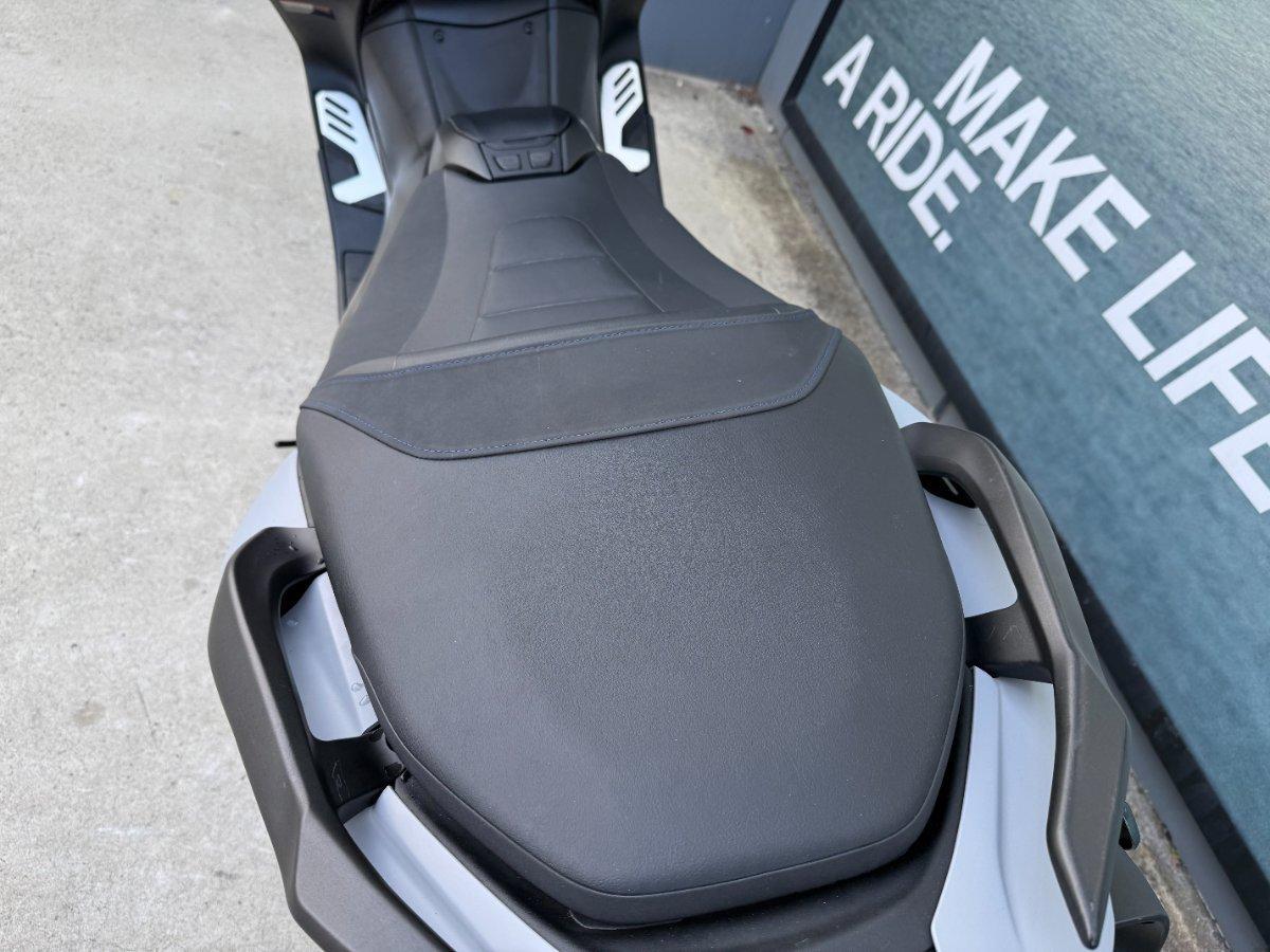 2020 YAMAHA TMAX 560 (ABS) SCOOTER