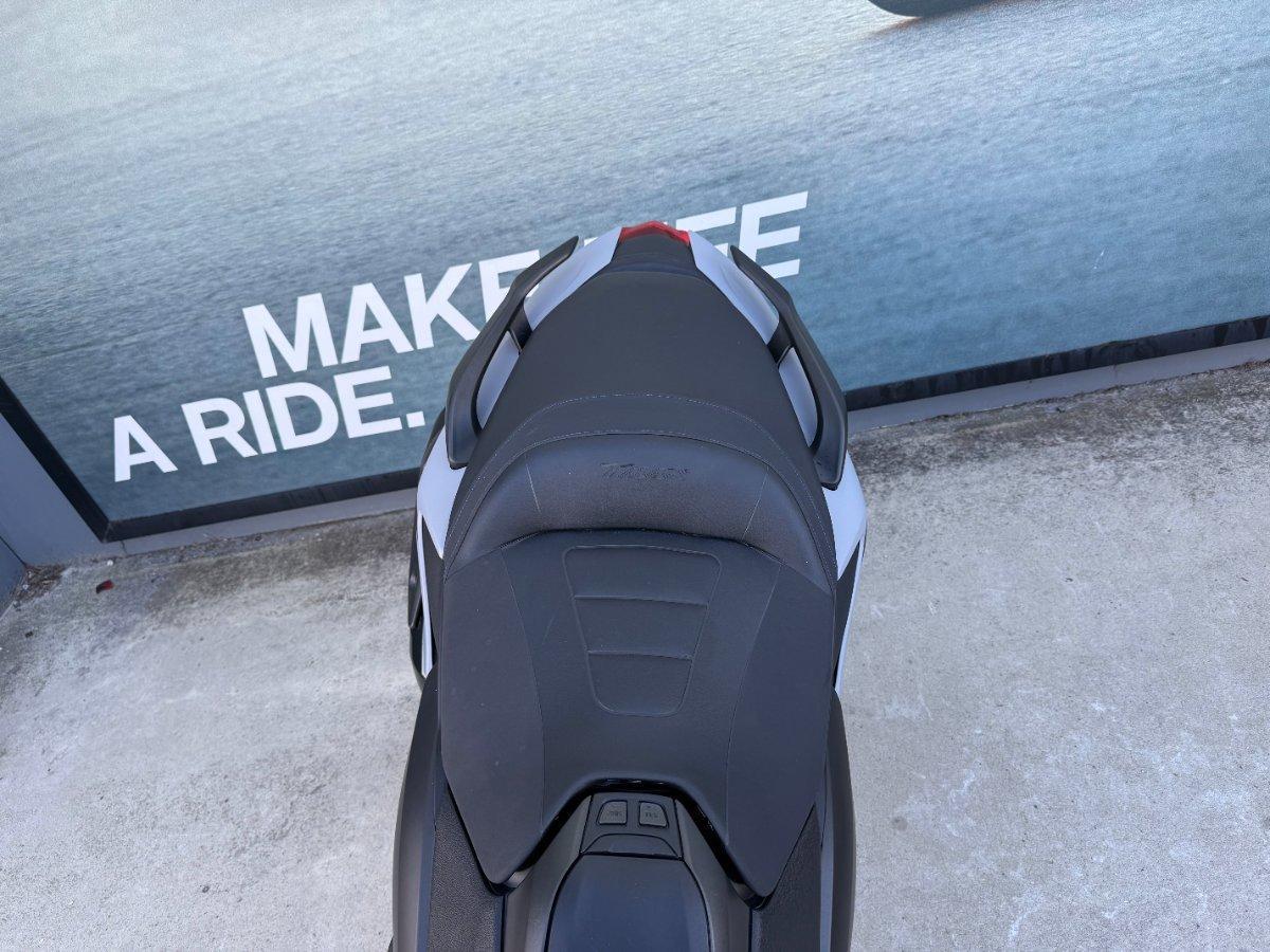 2020 YAMAHA TMAX 560 (ABS) SCOOTER