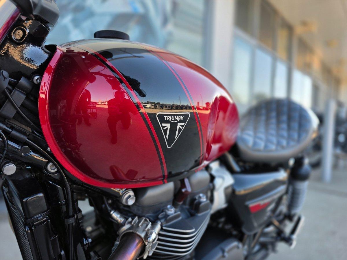 2025 TRIUMPH BONNEVILLE T100 ROAD
