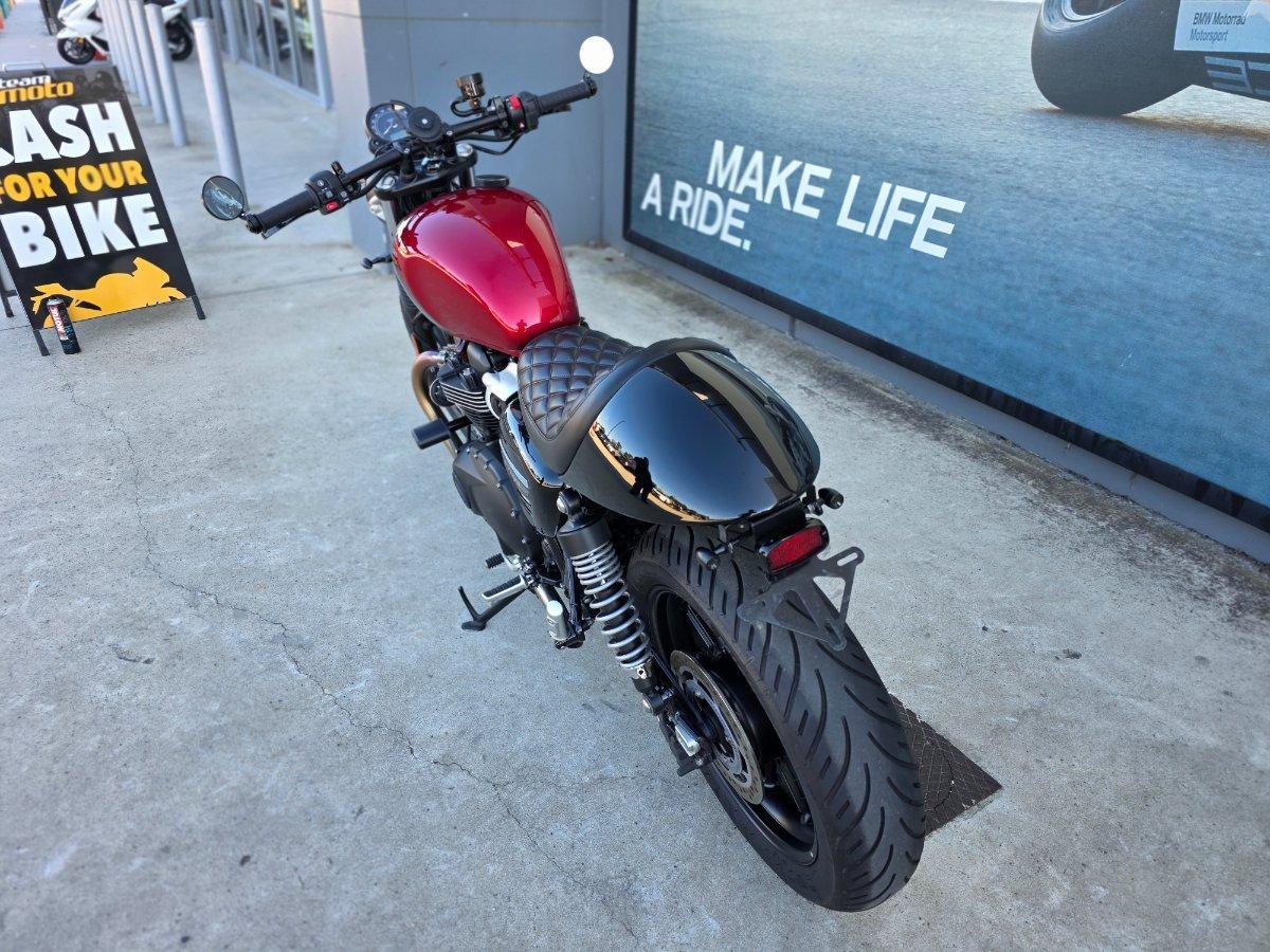 2025 TRIUMPH BONNEVILLE T100 ROAD